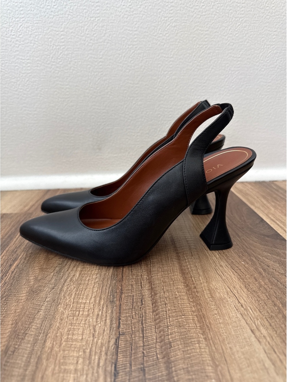 Vionic Adalena Black Leather Slingback Sculptural Heels Women’s 8.5
